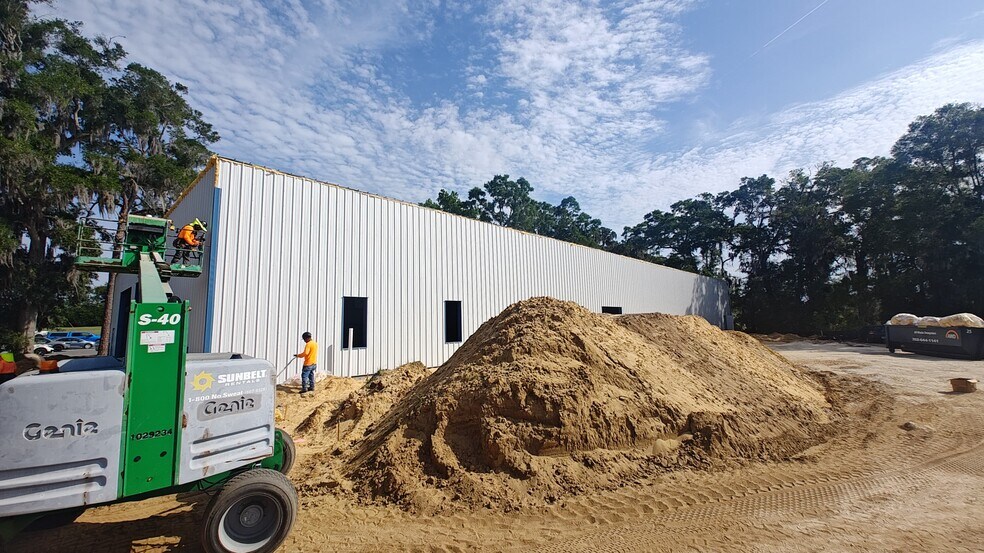 12142 County 484 Hwy, Belleview, FL à louer - Photo de l’immeuble – Image 3 sur 9