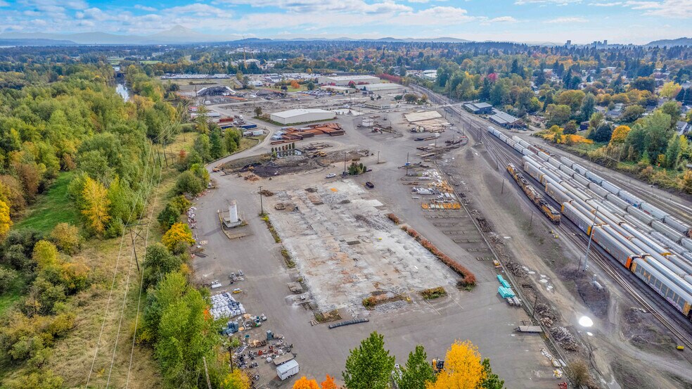 10425 N Bloss Ave, Portland, OR à louer - Photo de l’immeuble – Image 2 sur 10