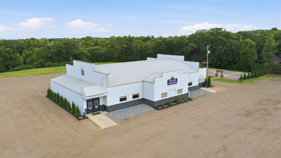 691 S Main St W, Richmond, MN à vendre - Photo de l’immeuble – Image 2 sur 40