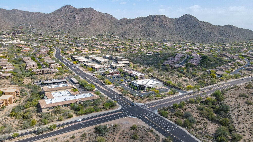 11475 N 136th St, Scottsdale, AZ à louer - Photo de l’immeuble – Image 2 sur 18