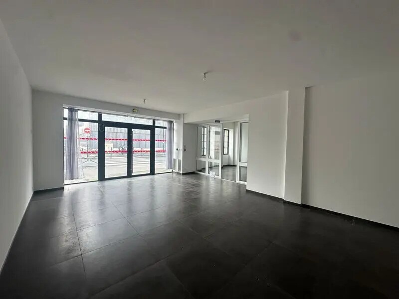 Local commercial dans Bordeaux à louer Photo intérieure– Image 1 sur 8