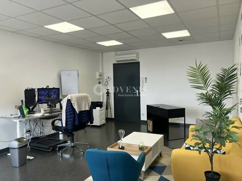 Bureau dans Bourges à louer - Photo de l’immeuble – Image 1 sur 3