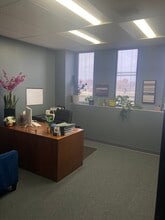 4240 Blue Ridge Blvd, Kansas City, MO à vendre Photo intérieure– Image 2 sur 5