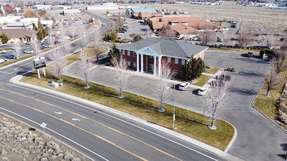 6921 Crosswind Blvd, Kennewick, WA à louer - Photo de l’immeuble – Image 1 sur 20