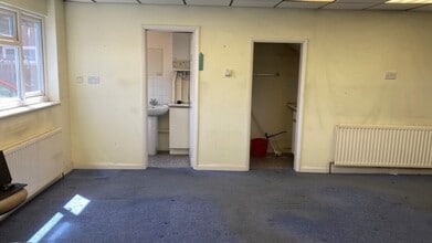 47 Desborough Av, High Wycombe à louer Photo intérieure– Image 2 sur 2