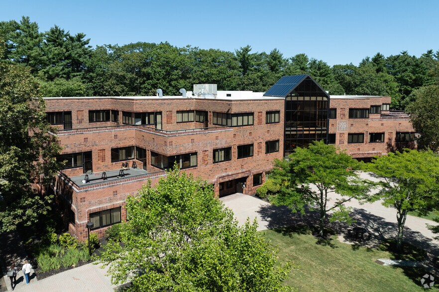 500 Southborough Dr, South Portland, ME à louer - Photo de l’immeuble – Image 3 sur 3