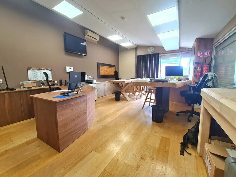 Industriel/Logistique dans Antibes à vendre - Photo intérieure – Image 2 sur 5