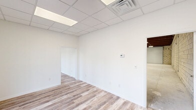500-510 NW  Peacock Boulevard, Port Saint Lucie, FL à louer Numérisation 3D Matterport– Image 1 sur 9