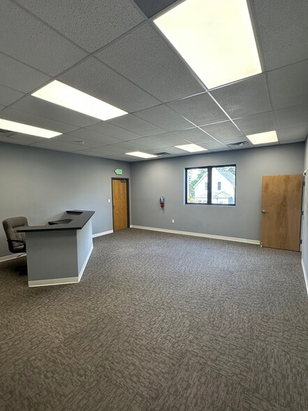 8845 Kennedy Ave, Highland, IN à louer - Photo de l’immeuble – Image 3 sur 10