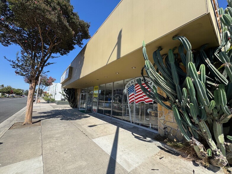 10900 Paramount Blvd, Downey, CA à louer - Photo principale – Image 1 sur 3