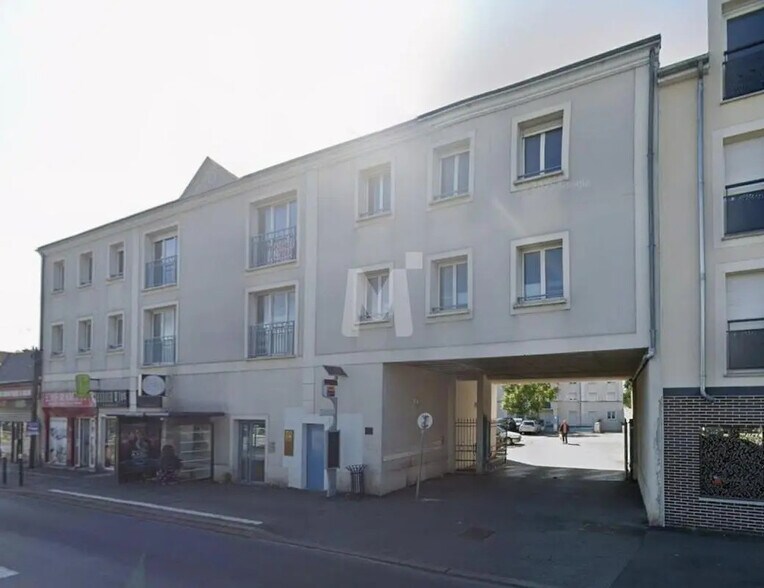 Bureau dans Dammarie-les-Lys à louer - Photo de l’immeuble – Image 1 sur 2