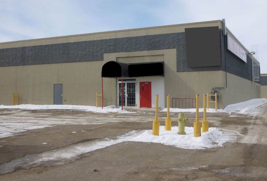 2310 50 Av, Red Deer, AB à louer - Photo de l’immeuble – Image 2 sur 12