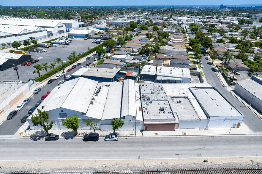 10810-10844 Alameda St, Lynwood, CA à vendre - Photo de l’immeuble – Image 1 sur 19