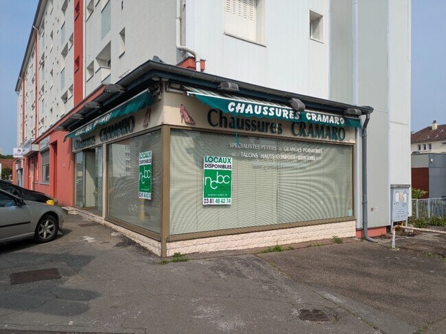 Plus de détails pour Local commercial à vendre