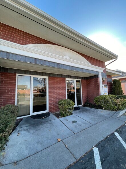 1311 N McCarran Blvd, Sparks, NV à louer - Photo de l’immeuble – Image 2 sur 5