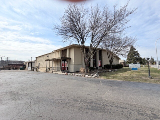 200 E 2nd St, Rochester, MI à louer - Photo de l’immeuble – Image 1 sur 14
