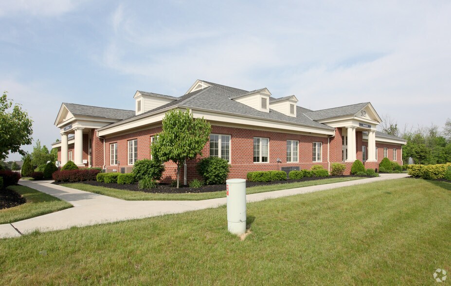 5121 Forest Dr, New Albany, OH à louer - Photo de l’immeuble – Image 3 sur 4