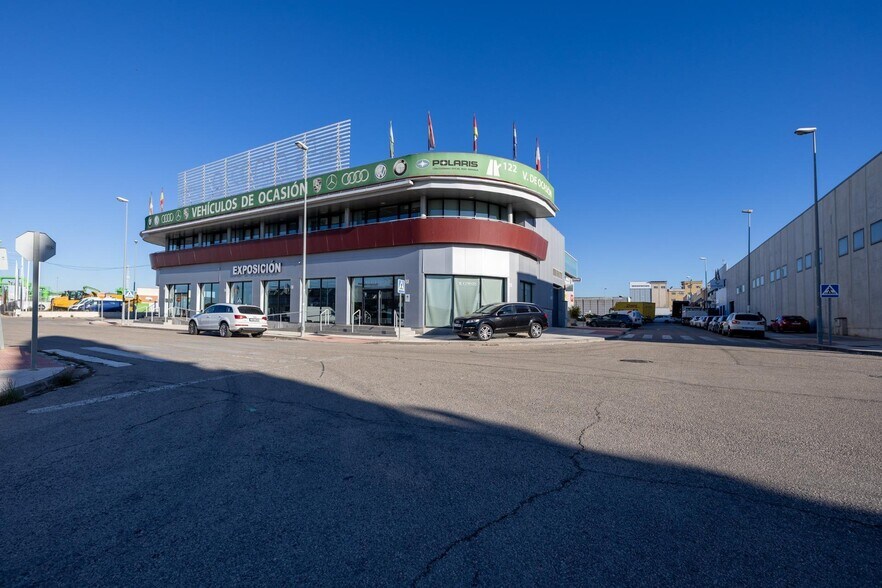 Local commercial dans Peligros à vendre - Photo de l’immeuble – Image 2 sur 50