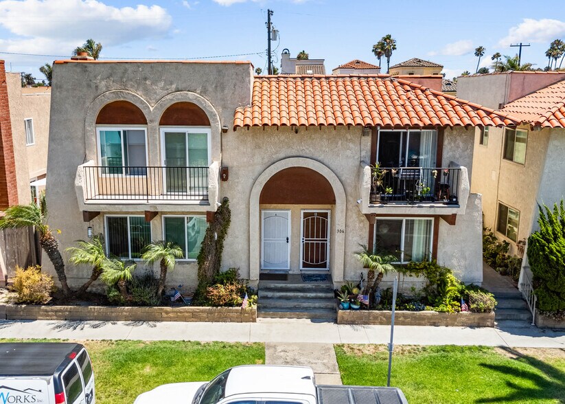 306 17th St, Huntington Beach, CA à vendre - Photo de l’immeuble – Image 2 sur 7