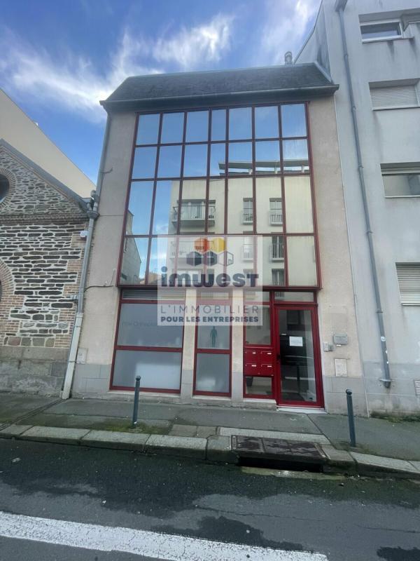 Plus de détails pour Local d’activités à vendre
