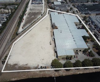 Plus de détails pour 10700 NW 36th Ave, Miami, FL - Industriel/Logistique à louer