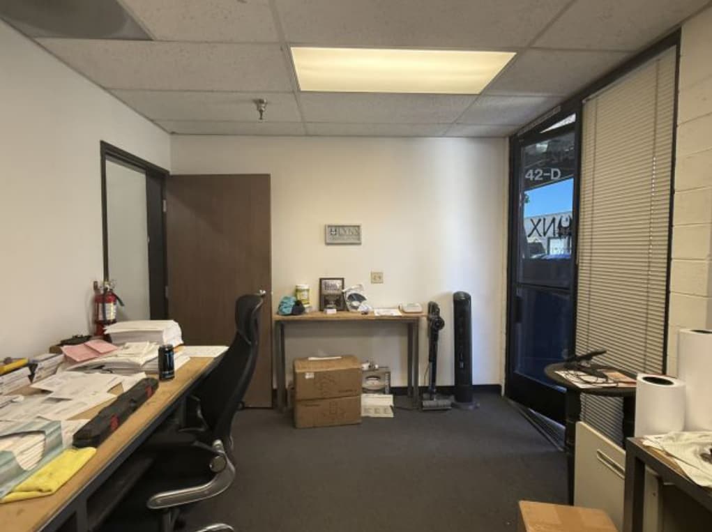 1842 W 11th St, Upland, CA 91786 - Lot C -  - Photo intérieure - Image 1 of 2