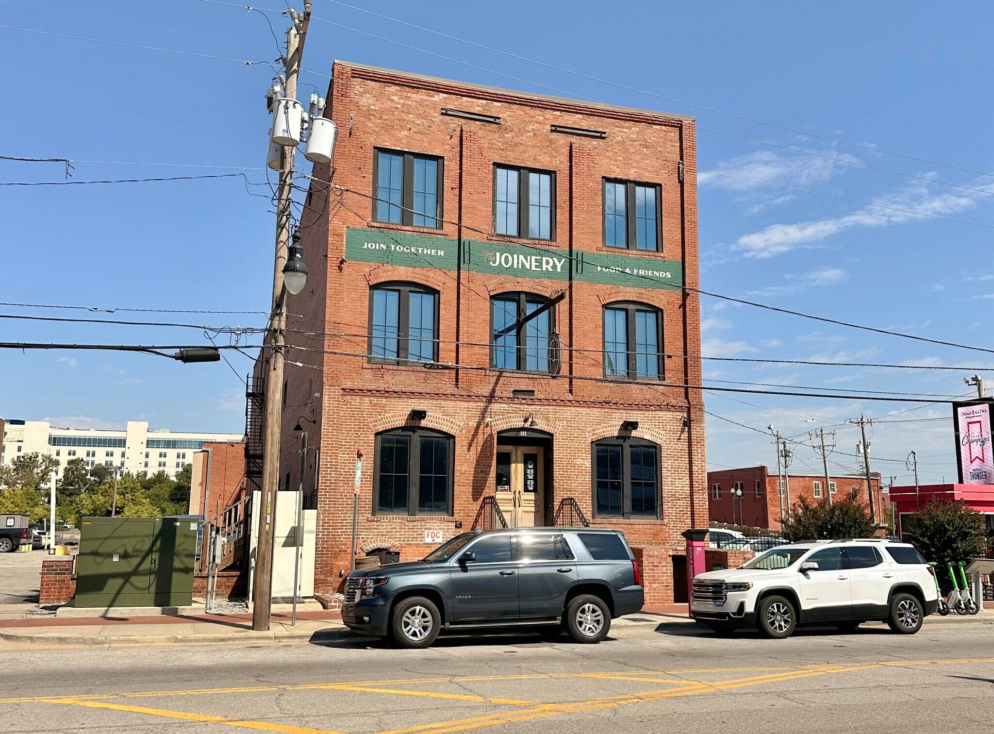 121 E Sheridan Ave, Oklahoma City, OK à louer Photo principale– Image 1 sur 7