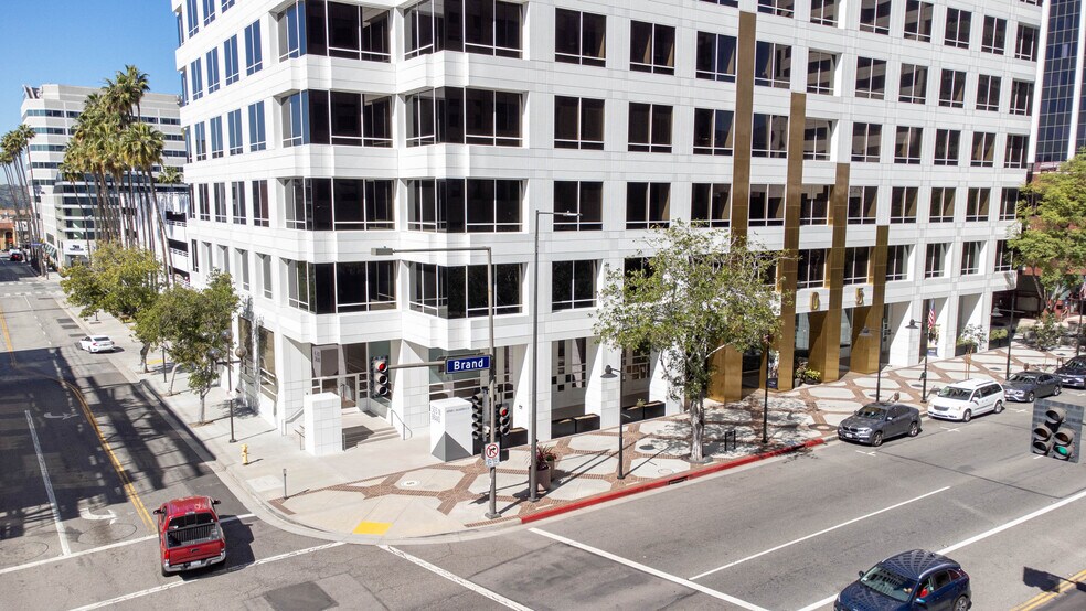 505 N Brand Blvd, Glendale, CA à louer - Photo de l’immeuble – Image 2 sur 5