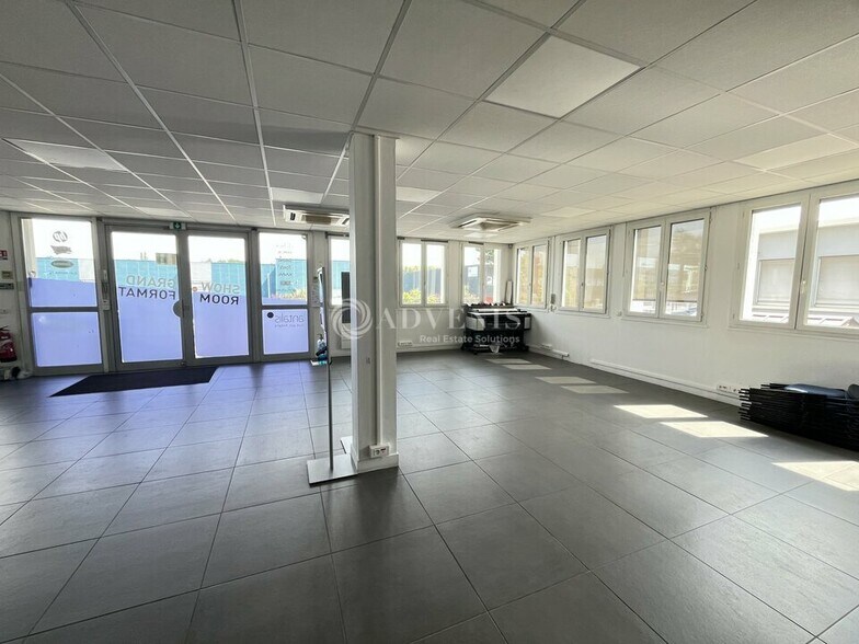 Bureau dans Gonesse à louer - Photo intérieure – Image 2 sur 12