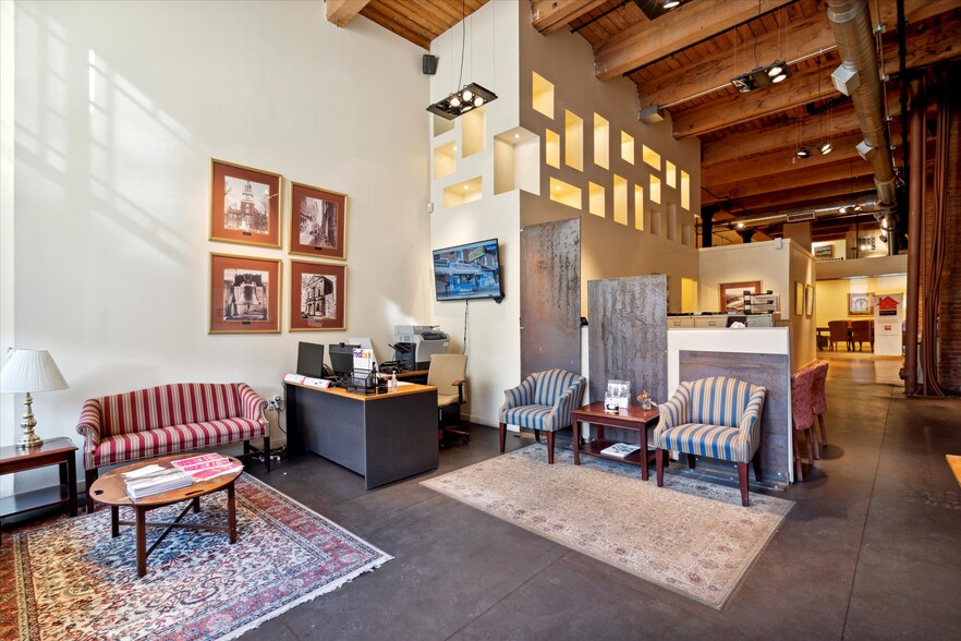 313 Arch St, Philadelphia, PA à louer - Photo de l’immeuble – Image 2 sur 24