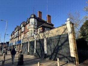 89-95A Aldersbrook Rd, Londres à louer Photo de l’immeuble– Image 2 sur 2