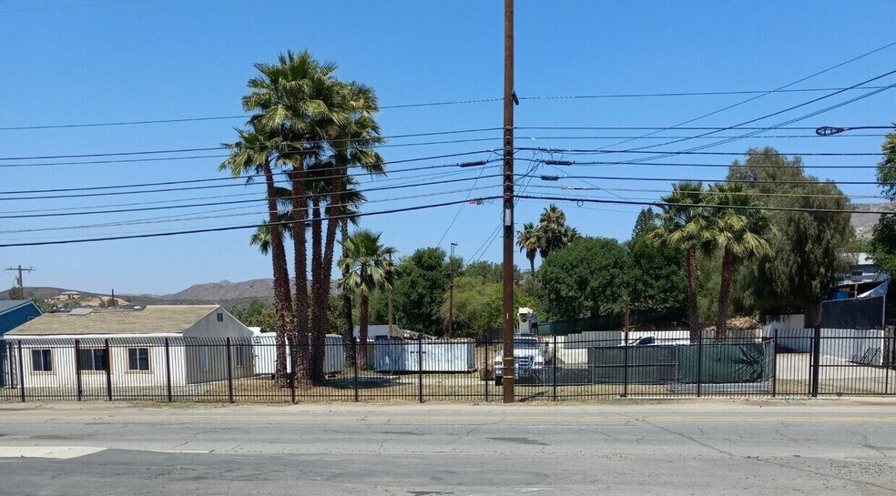 19620-19630 Temescal Canyon Rd, Corona, CA à vendre - Photo de l’immeuble – Image 2 sur 2
