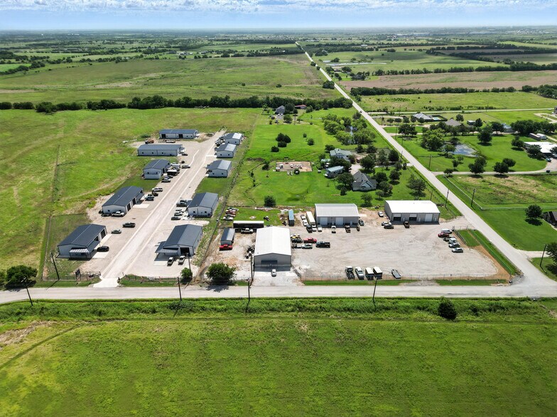 5350 Ganzer Rd W, Krum, TX à vendre - Photo de l’immeuble – Image 3 sur 5