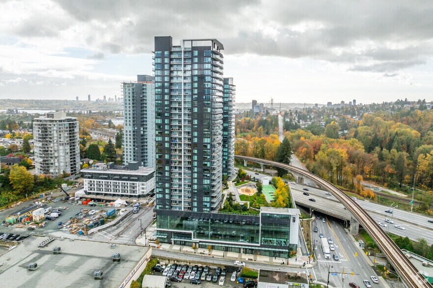 317 North Rd, Coquitlam, BC à louer - Photo de l’immeuble – Image 3 sur 4