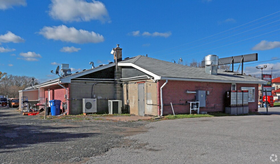 2363 E Taunton Rd, Clarington, ON à vendre - Photo de l’immeuble – Image 2 sur 3