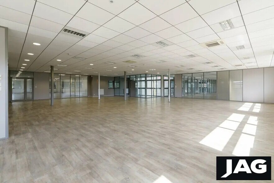 Bureau dans Miribel à louer - Photo de l’immeuble – Image 3 sur 10