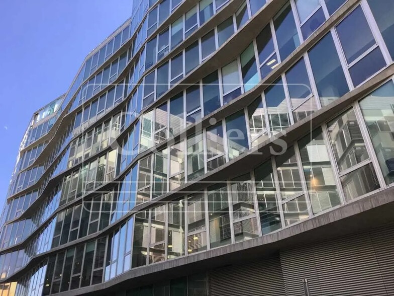 42 Rue De Ruffi, Marseille à louer - Photo de l’immeuble – Image 3 sur 8