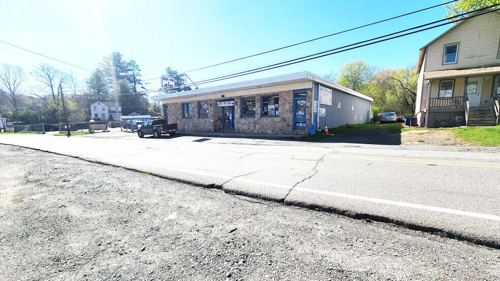 655-659 Main Rd, Dallas portefeuille de 3 biens à vendre sur LoopNet.fr - Photo de l’immeuble – Image 1 sur 15