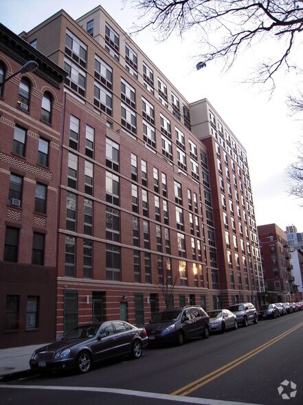 310 W 148th St, New York, NY à vendre - Photo principale – Image 1 sur 3