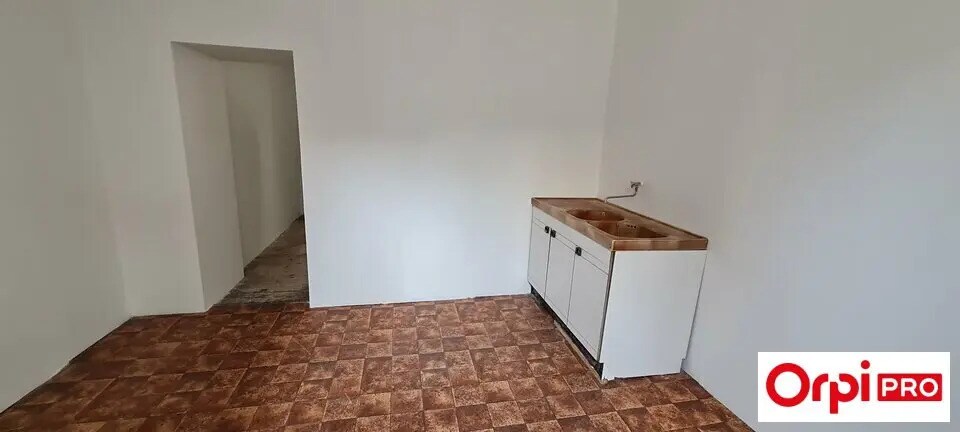 Local d'activités dans Saint-Brieuc à vendre - Photo de l’immeuble – Image 2 sur 4