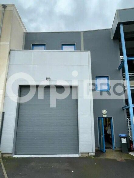 Local d'activités dans Villenoy à vendre - Photo de l’immeuble – Image 3 sur 5