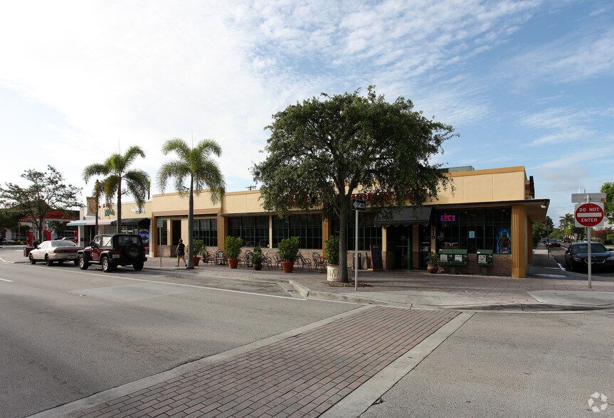 409-419 Lake Ave, Lake Worth, FL à louer - Photo de l’immeuble – Image 2 sur 3