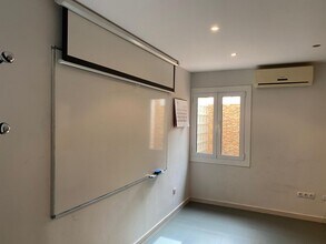 Local commercial dans Barcelone, Barcelona à louer Photo intérieure– Image 1 sur 7