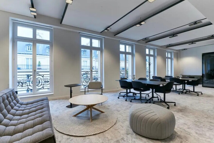 36-38 Rue La Fayette, Paris à louer - Photo de l’immeuble – Image 3 sur 10