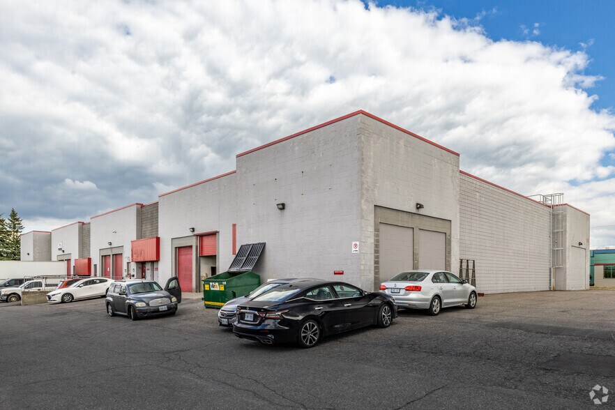 2413 Stevenage Dr, Ottawa, ON à louer - Photo de l’immeuble – Image 3 sur 4
