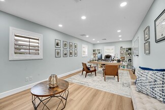 Plus de détails pour 101 SE Martin Luther King Jr Blvd, Stuart, FL - Bureau à vendre