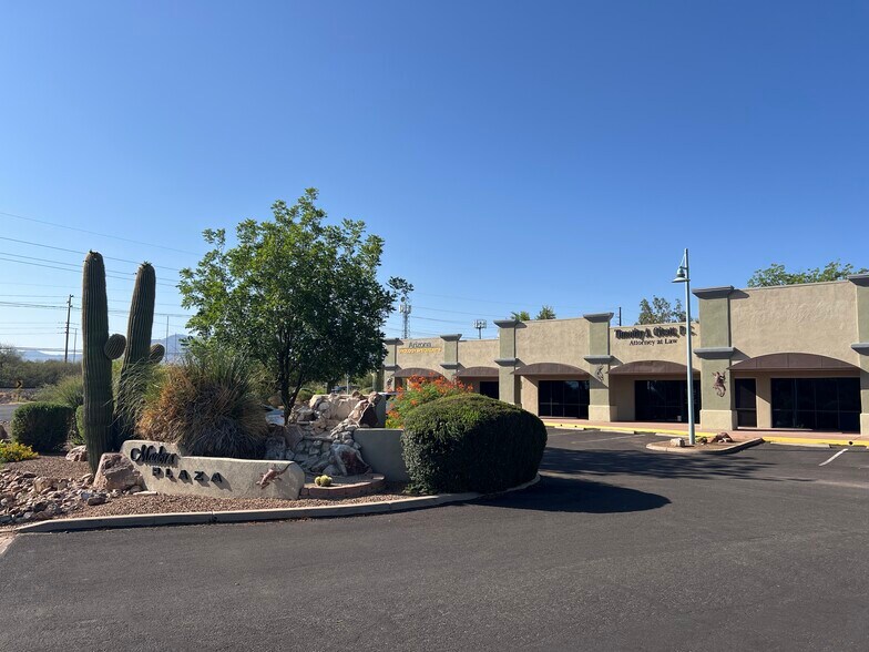 516 E Whitehouse Canyon Rd, Green Valley, AZ à vendre - Photo de l’immeuble – Image 2 sur 5