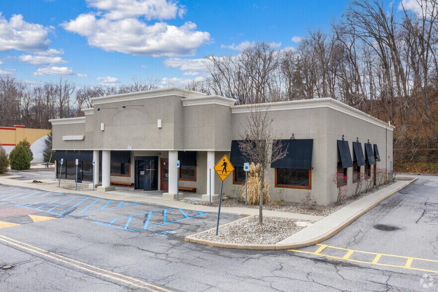 2185 South Rd, Poughkeepsie, NY à louer - Photo de l’immeuble – Image 2 sur 3