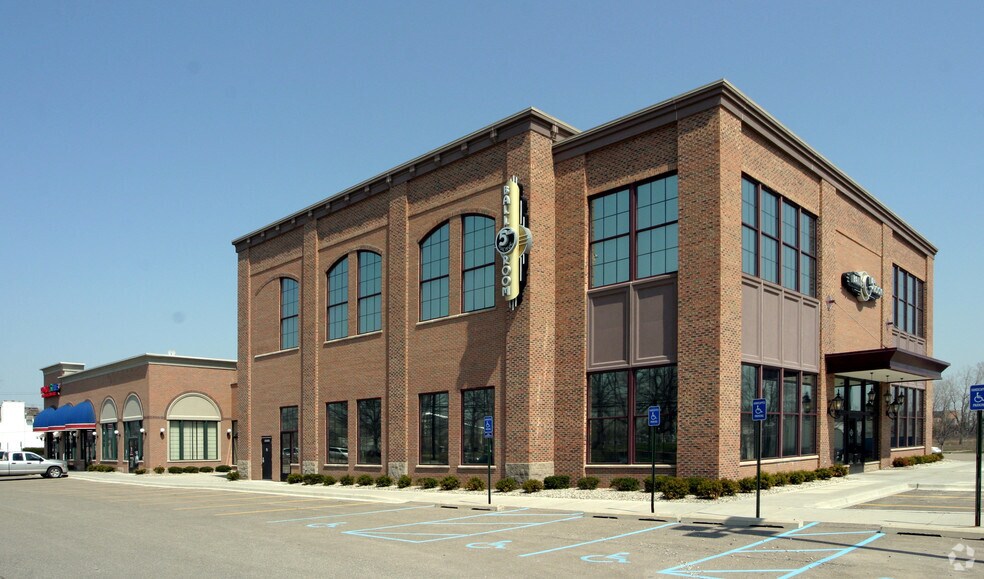 25750-25780 Novi Rd, Novi, MI à louer - Photo de l’immeuble – Image 2 sur 13