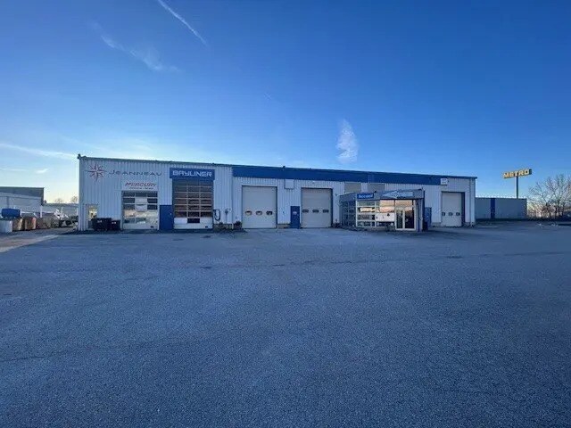 Plus de détails pour Local d'activités à louer